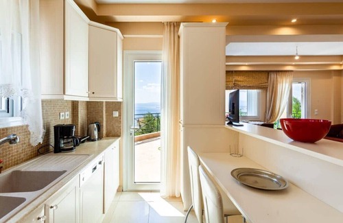 Diasella House | Verga Majestic Sunsets - Elegant & Chic Retreat