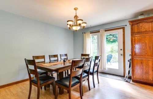 Charleston House | Vermont Vacation Rental about 11 Mi to Lake Willoughby