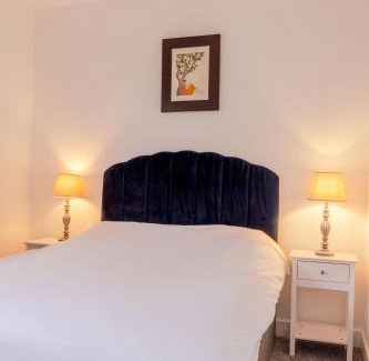 Canbury Apartment | Vertigo Boutique Sleeps 4 London