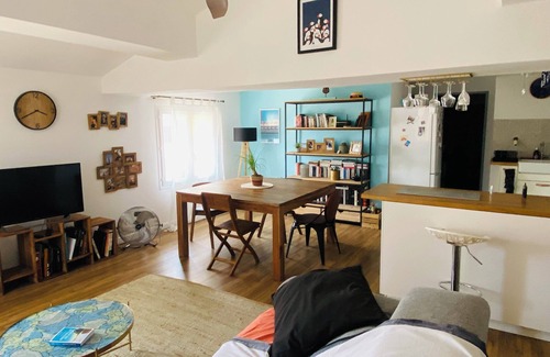 La Crau Apartment | Very atypical downtown apartment. Old oil mill!