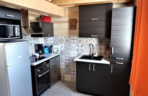 Saint-Honore-les-Bains Apartment | VERY BEAUTIFUL DUPLEX 2 PEOPLE view of the village square (DONE AGAIN 2018)