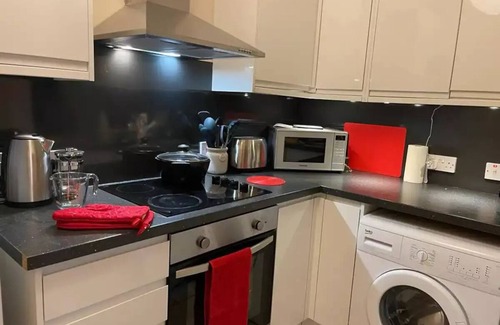 Tollcross Apartment | Very central, next to the Castle with garden