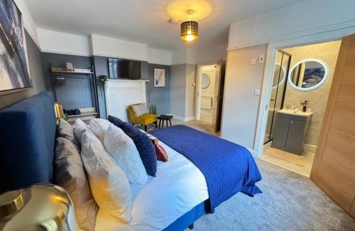 Dudley Villa | Very Large Central Property