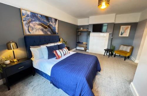 Dudley Villa | Very Large Central Property