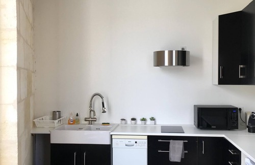 Saint Seurin - Fondaudege Apartment | Very nice renovated apartment in stone building