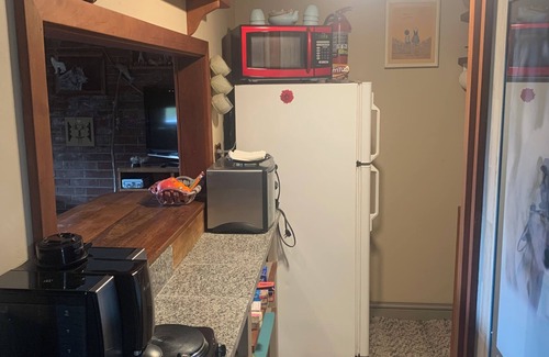 Glenwood Springs Apartment | Very Private, Close to all Glenwood attractions, Dogs welcome. 420 friendly!