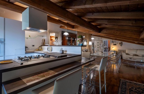Teramo House | Very spacious vacation home with several units on the outskirts of Teramo.