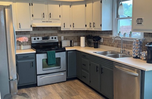Presque Isle House | Veteran Owned, charming 4-bedroom house with WiFi, AC in lovely Presque Isle