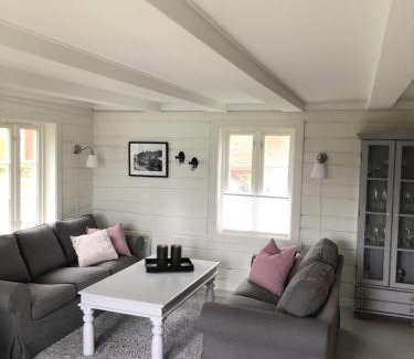 Ballstad House | Vettingstua, beautiful house down by the sea.