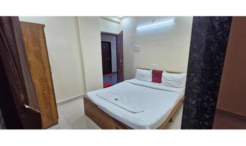 Phase 1 Hotel | Via White House I