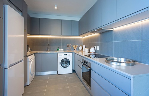 Bo'Kaap Apartment | Vibrant 2-Bed Apartment | Contemporary Finishes