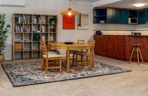 Griffith Apartment | Vibrant 2BR Apt 3 mins to Manuka Terrace - Hosted by CanStay