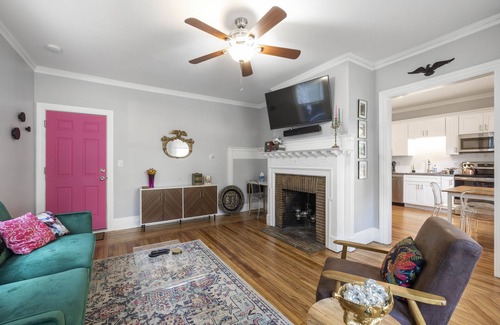 Parkside Apartment | Vibrant and stylish pet-friendly 2 BR apt w/king bed, downtown w/parking!