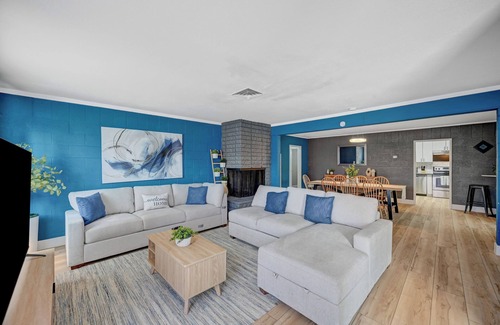 Henderson House | Vibrant Family Home With Pool