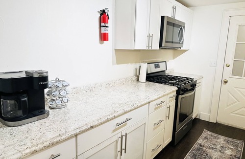 Brockton House | Vibrant Urban Home! 4 Bed - 2 Bath