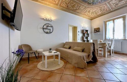 Old Town Apartment | Vicino al Centro e a Parcheggi Gratuiti - Affresco Strepitoso