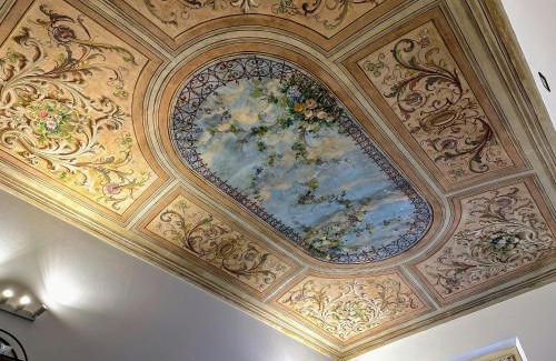 Old Town Apartment | Vicino al Centro e a Parcheggi Gratuiti - Affresco Strepitoso