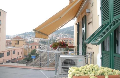 Oneglia Apartment | Vicino al mare in centro sulla ciclabile con la spiaggia