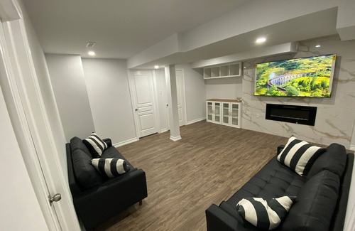 Vaughan Apartment | Vicky Vacation Rentals #2