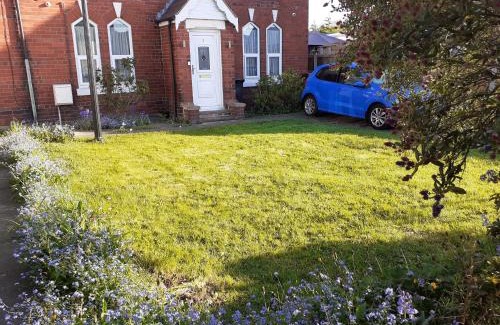 Deeside House | Victoria Villas