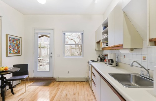 Niagara Apartment | Victorian Gem Open Concept Flat in King West