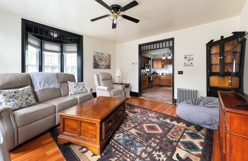 Northville House | Victorian Lakehouse with private beach