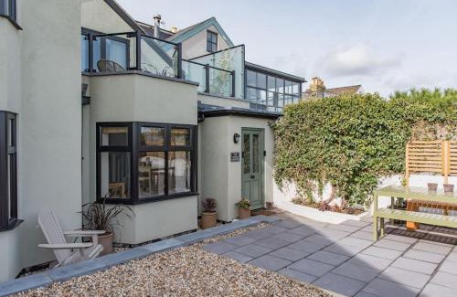 Deal House | Victory Cottage - Stunning home with sea views
