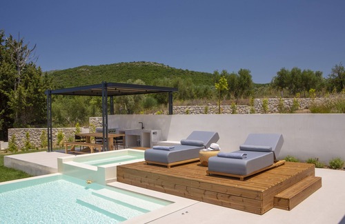 Spanokhorion Villa | VIENTO VILLAS 2 bedrooms private pool sea views near Lefkada town & beachesn