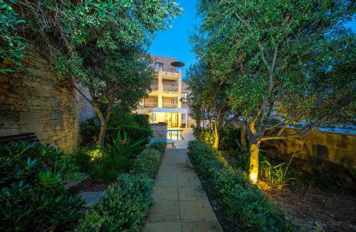 Munxar House | Viewpoint Boutique Living