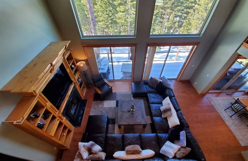 Montgomery Estates House | Views, Hot Tub, Game Room, Close To Casinos, Lake & Skiing