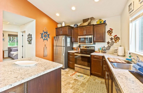 Brinnon House | Views of Hood Canal, Mount Rainier & Wildlife!