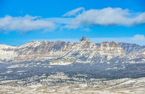 Dubois House | Views, Trails, Hot Tub and More Luxe Wyoming Oasis
