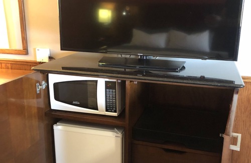 Lindsborg Hotel | Viking Motel