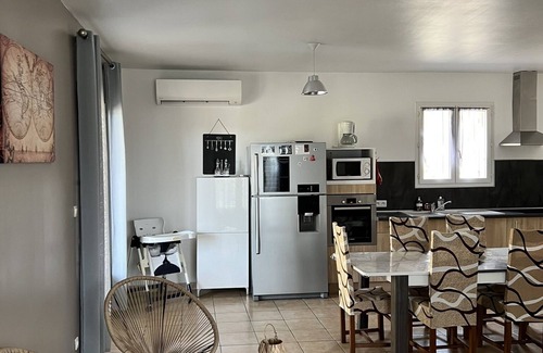 Saint-Michel-l'Observatoire Villa | Villa Les Oliviers, in the countryside near the village