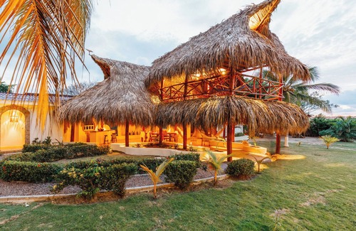 Juan de Acosta Cabin | Vila Coqueiro Cabin in Salinas del Rey