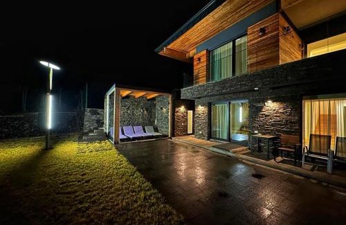 Firiza Villa | VILA ESCAPE - Pe Malul Lacului Firiza,Maramures