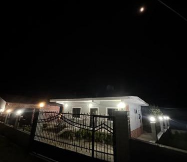 Berat Villa | VILA Moreja