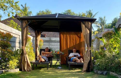 Kubu Bed & Breakfast | Vila Troja Kubu