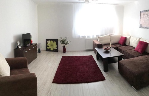 Hul House | Vila Vodica