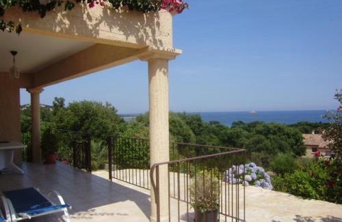 Pinarellu Villa | Villa à Pinarello-2mn à pied de la plage-vue mer