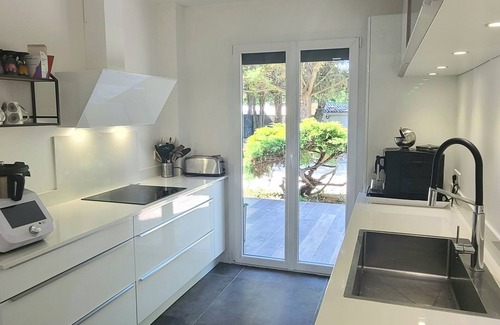 Pontault-Combault House | Villa 16pers - 240m2 sur 3800m2 de Jardin - Jaccuzzi 6/7 Places