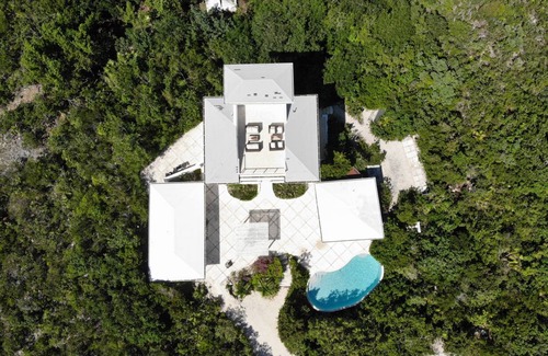 Long Bay Hills Villa | Villa ∙ 2 bedrooms ∙ 4 guests