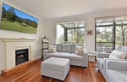 Pokolbin Villa | Villa 2br Heafy Lodge Villa located within Cypress Lakes Resort