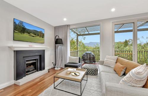 Pokolbin Villa | Villa 2br Pokolbin Villa located within Cypress Lakes Resort