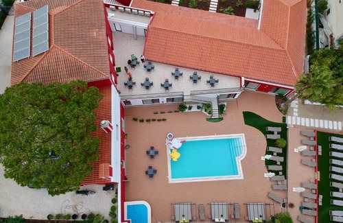 Charneca de Caparica e Sobreda Hotel | Villa 3 Caparica - Lisbon Gay Beach Resort