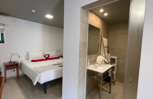 Charneca de Caparica e Sobreda Hotel | Villa 3 Caparica, Lisbon GAY Beach Hotel