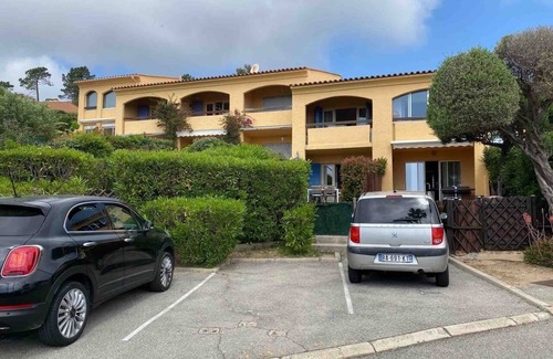 Theoule-sur-Mer Villa | Villa 3 Pièces 67 m2 vue mer a 500 Mètres a Pieds des Plages Port et Commerce