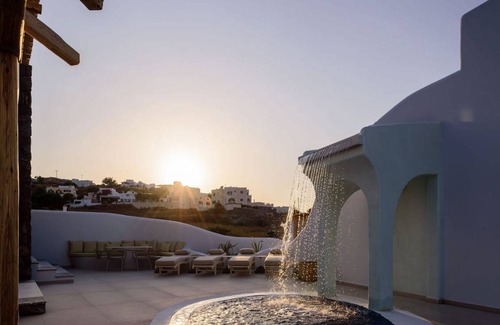 Akrotiri Villa | Villa ∙ 4 bedrooms ∙ 8 guests
