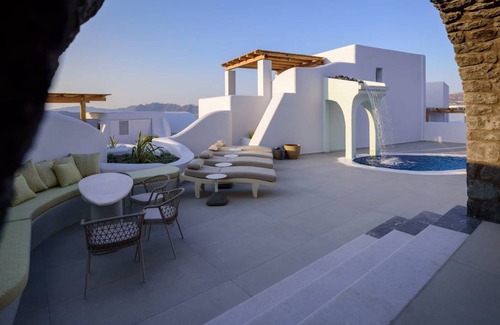Akrotiri Villa | Villa ∙ 4 bedrooms ∙ 8 guests