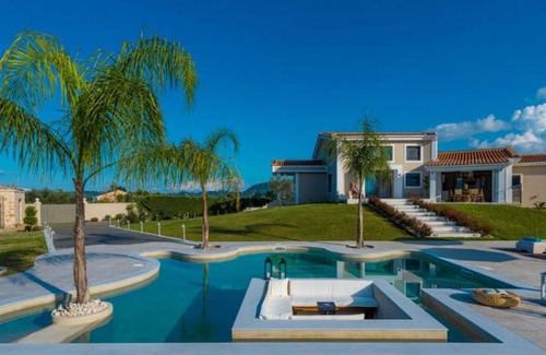 Zakynthos Villa | Villa ∙ 5 bedrooms ∙ 10 guests